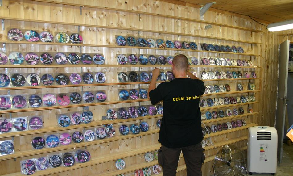 2013-7-30-1355stánek - prohlídka.JPG